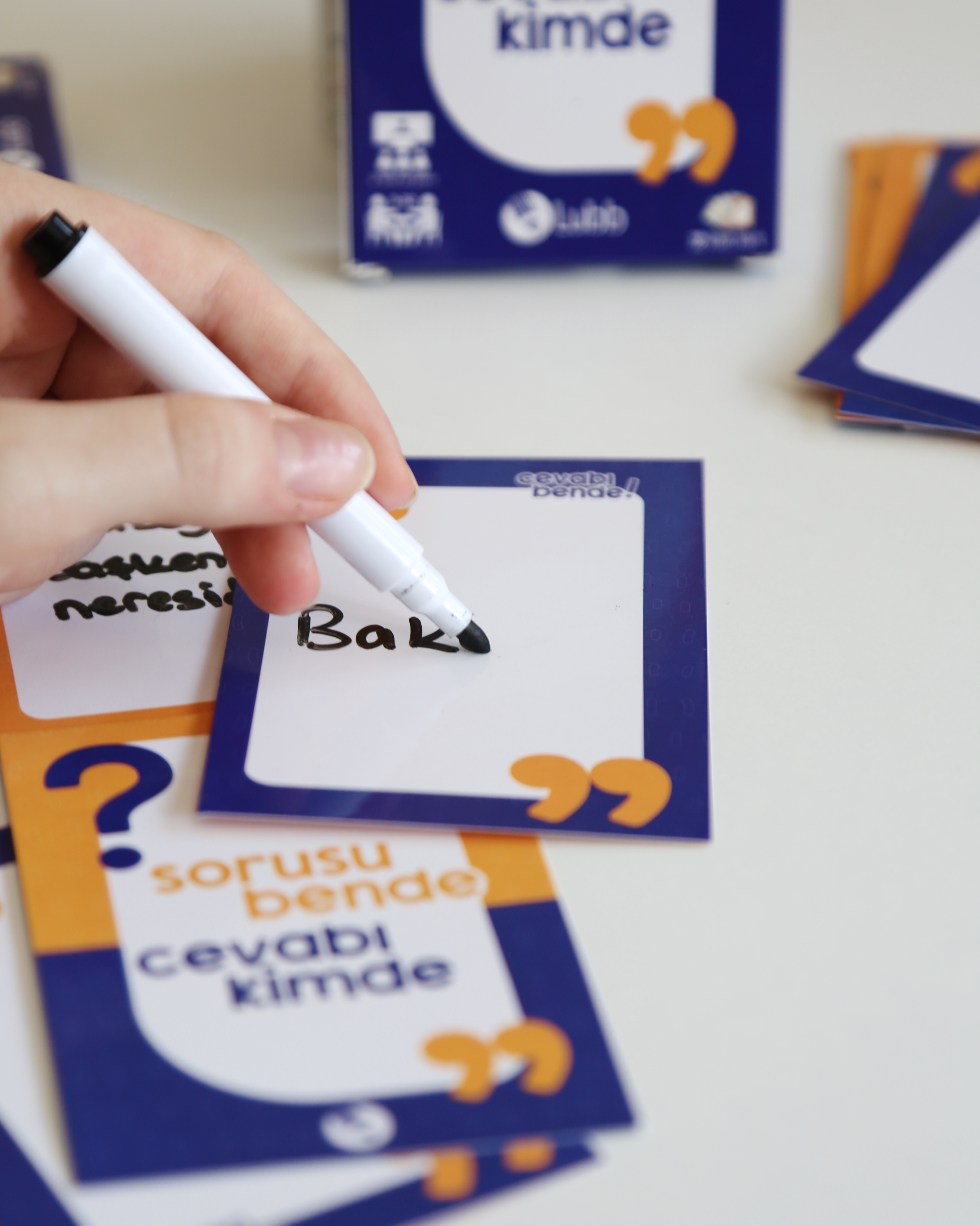SORUSU BENDE CEVABI KİMDE